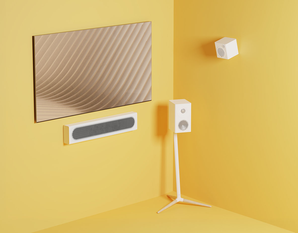 画像: 左から「RADIUS OnWall 4G」、「RADIUS 3 4G」（スタンド別売）、「RADIUS 1 4G」