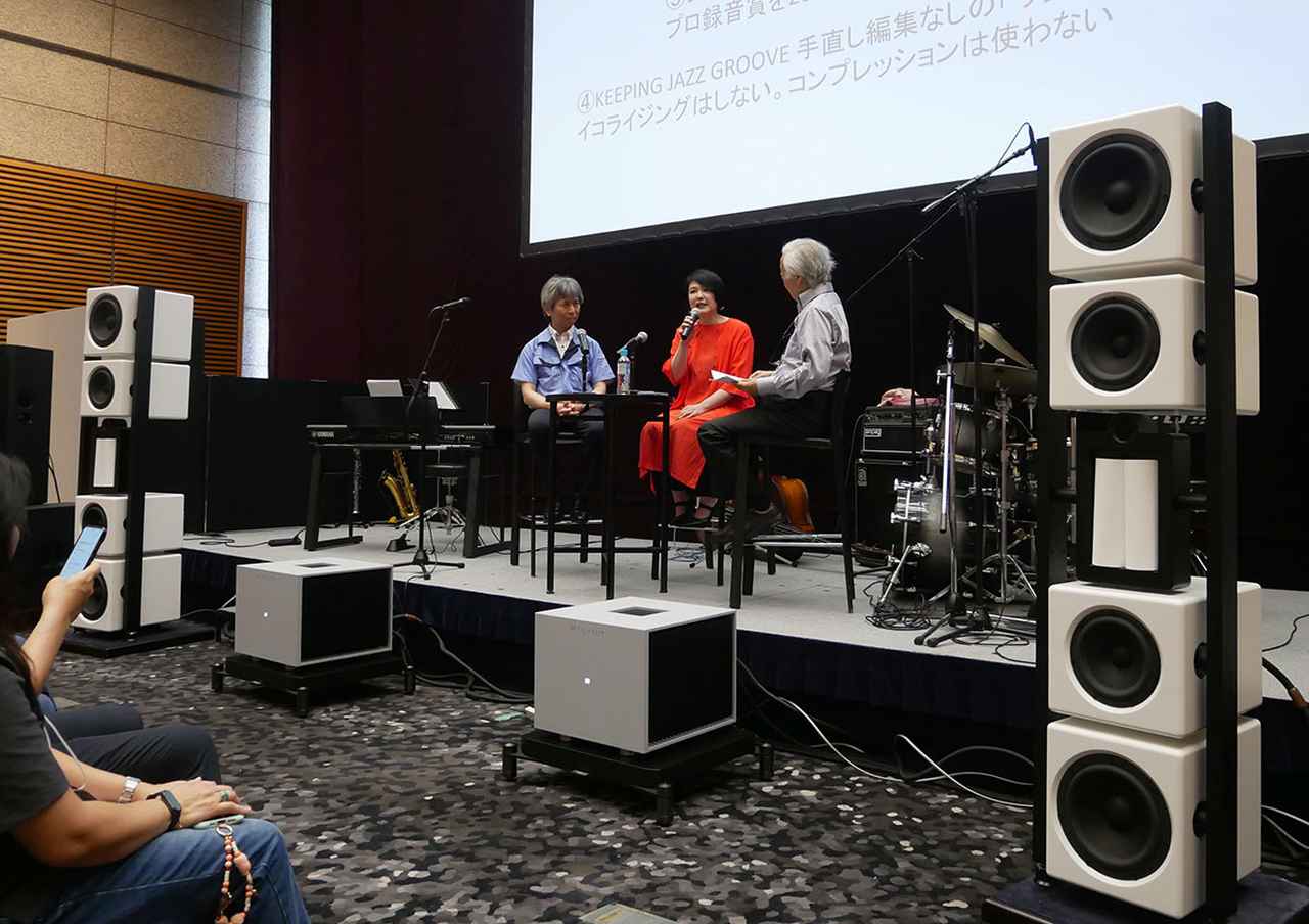 画像: オーディオ協会が準備してくれたハイエンドシステムで、UAレコードのCDやLPを再生