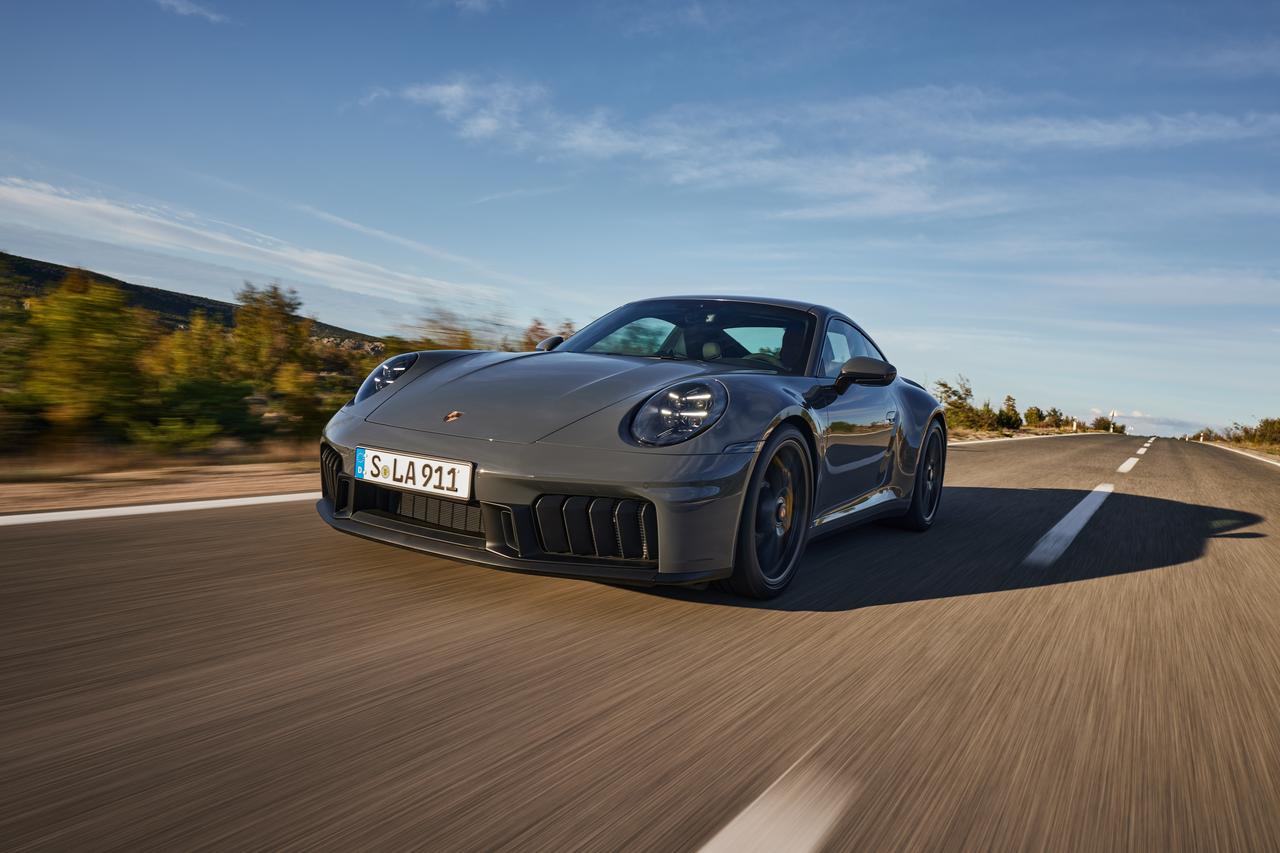 画像: 1. ポルシェの原点。スポーツカーの象徴「911」