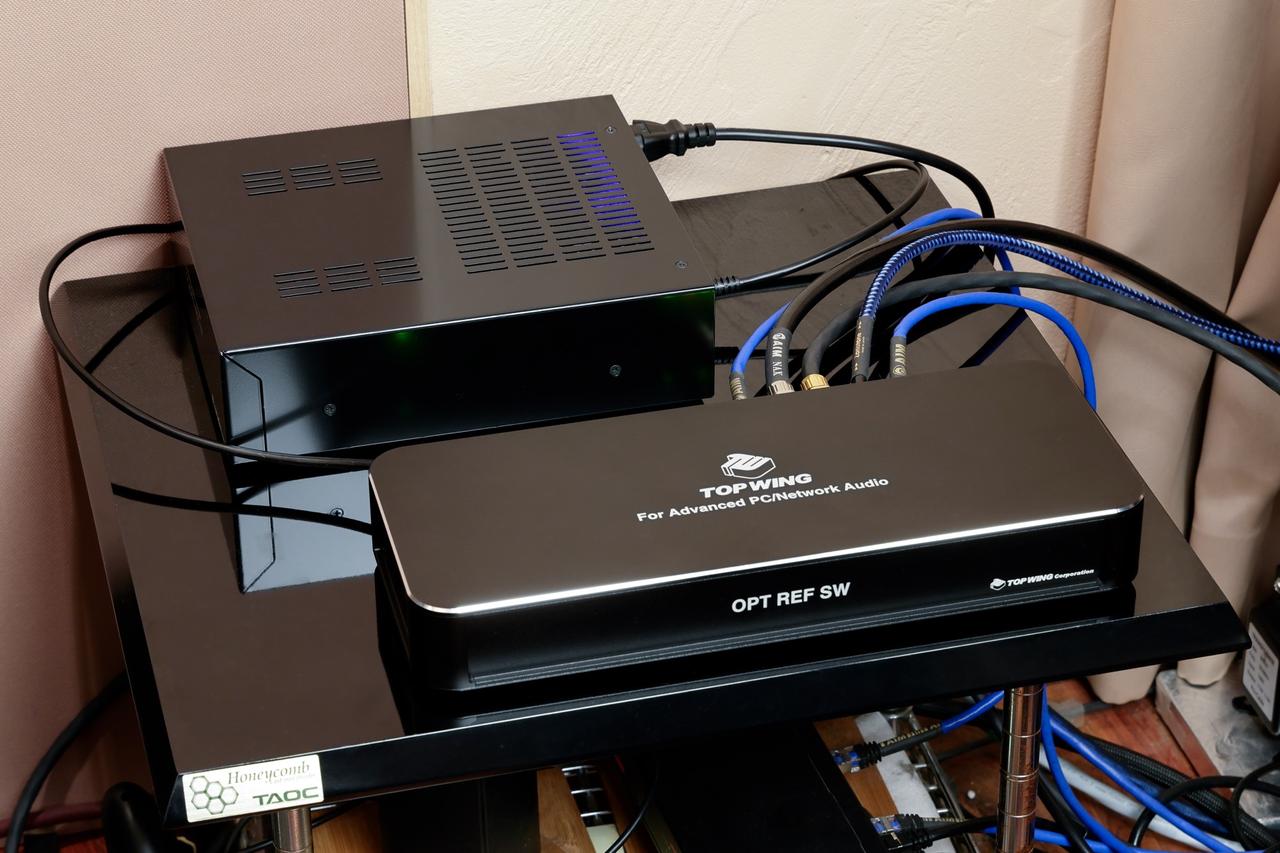 画像: TOP WING《ネットワーク・インフラ改善計画（その2）》もはやハブは単なるネットワーク機器ではなく立派なオーディオコンポーネントになった。だからこそ設置や給電方法にこだわるべきなのだと実感した - Stereo Sound ONLINE