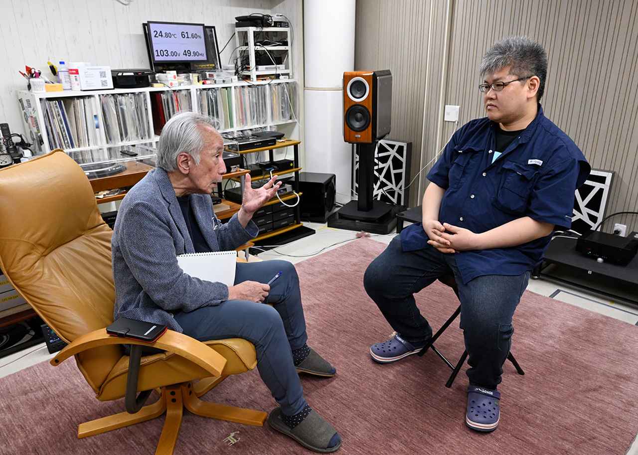 画像: 試聴室についての細かいこだわりから音の確認、さらには菅沼さんの経歴に至るまで、様々な内容のインタビューは数時間続きました