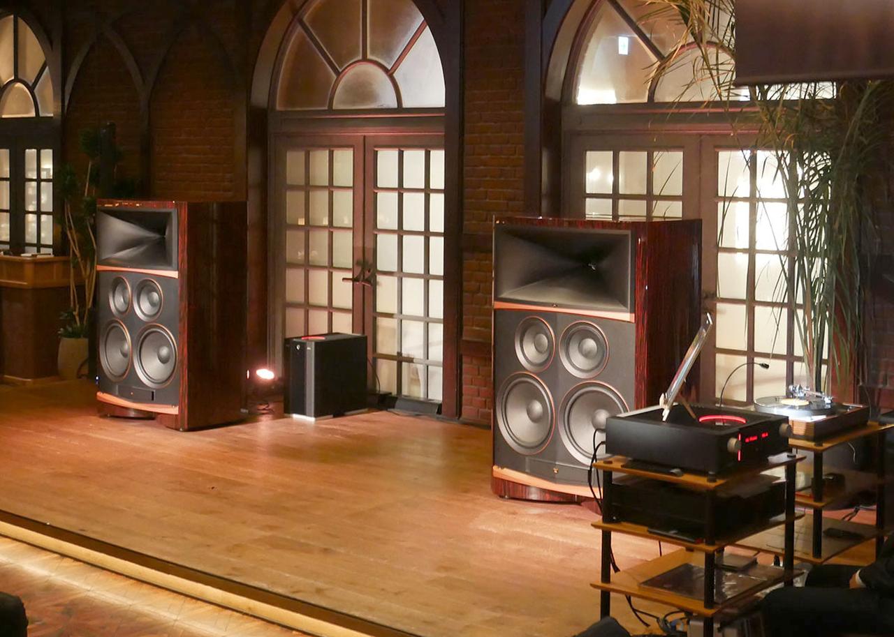 画像: JBL、Summitシリーズのトップモデル「Summit EVEREST」が遂にお披露目！ そのとんでもないパフォーマンスを、恵比寿のBLUE NOTE PLACEで体験した（前） - Stereo Sound ONLINE