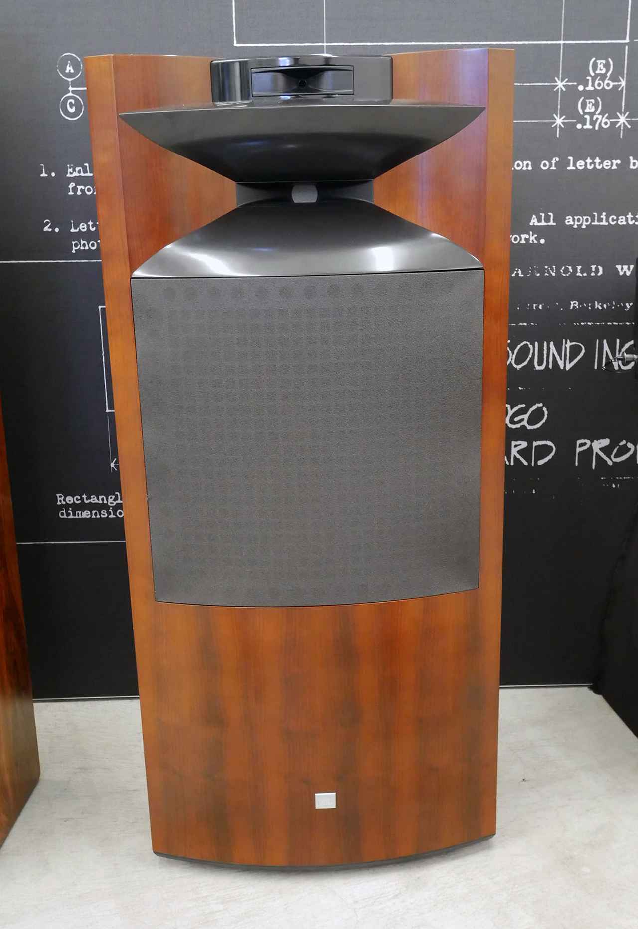 画像: Project K2シリーズもJBLの家庭用スピーカーとして人気が高い。写真は第3世代の「K2 S9900」(2009年)