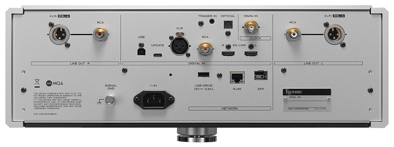画像: 「N-01XE」は、D/Aコンバーターとしてだけでなく、ネットワークプレーヤーとして多彩なストリーミングサービスにも対応している。そこではLAN(RJ45)に加えて、SFP入力を備えているのも大きな特徴だ