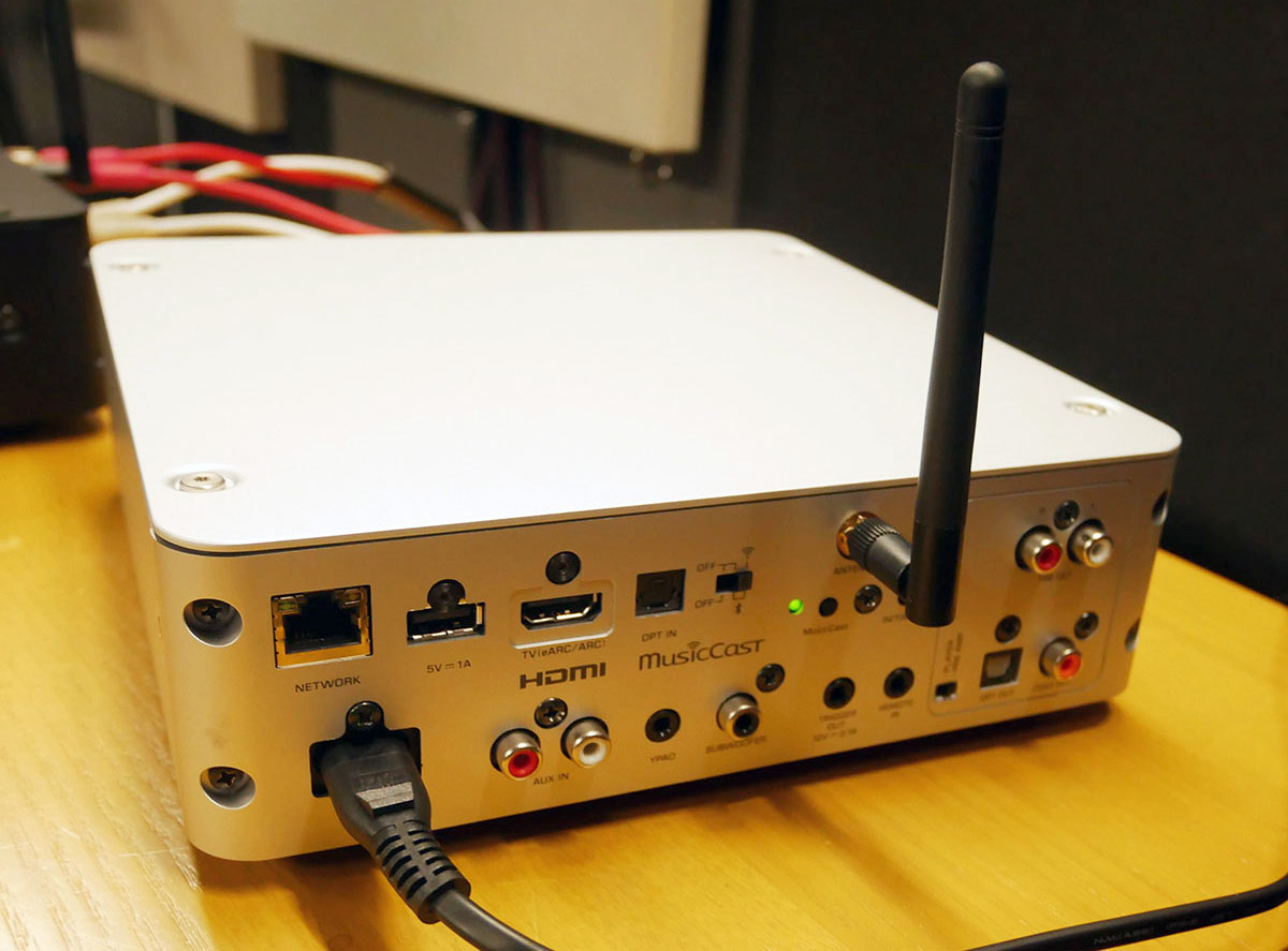 画像: 「WXC-70A」のリアパネル