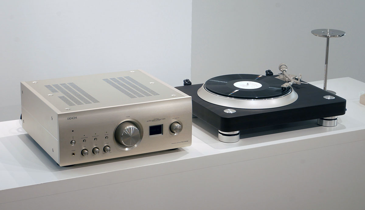 画像: プレーヤーは「DP-3000NE」で、プリメインアンプは「PMA-3000NE」を使用