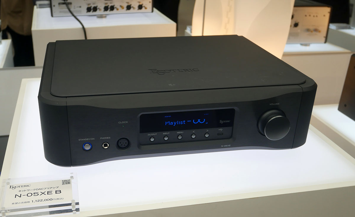 画像: プリアンプ機能付ネットワーク/DAC「N-05XE」。写真のブラック仕上げは¥1,122,000(税込)