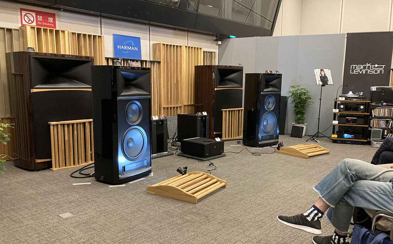 画像: 別時間に行なわれた「Summit K2」のセッションでも立ち見が出るほどの盛況ぶりだった