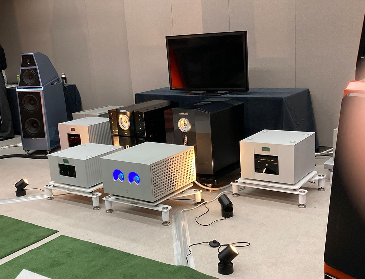 画像: ステラの試聴スペースにはコンステレーション・オーディオの「Performance 2 Stereo」など、「Autobiography」に引けを取らない超弩級モデルが並んでいた