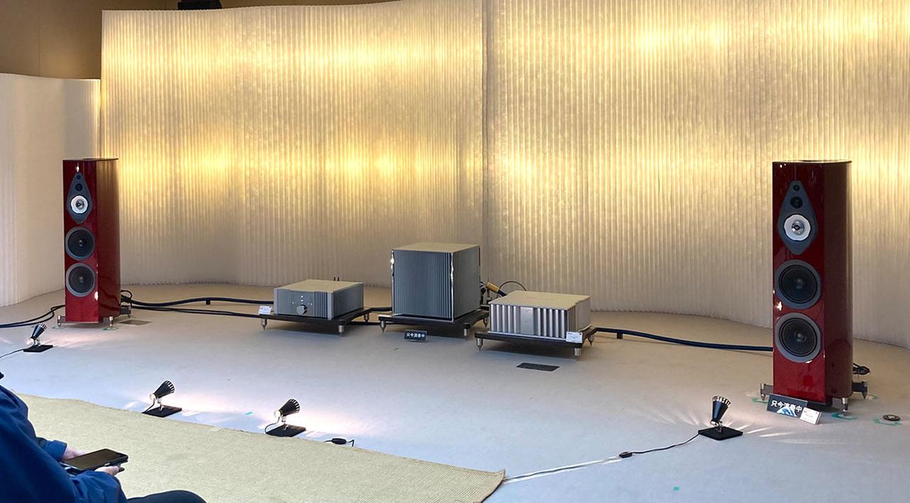 画像: 来場時のデモでは、ブルメスターのステレオパワーアンプ「259」でソナス・ファベールの「Amati Supreme」がドライブされていた