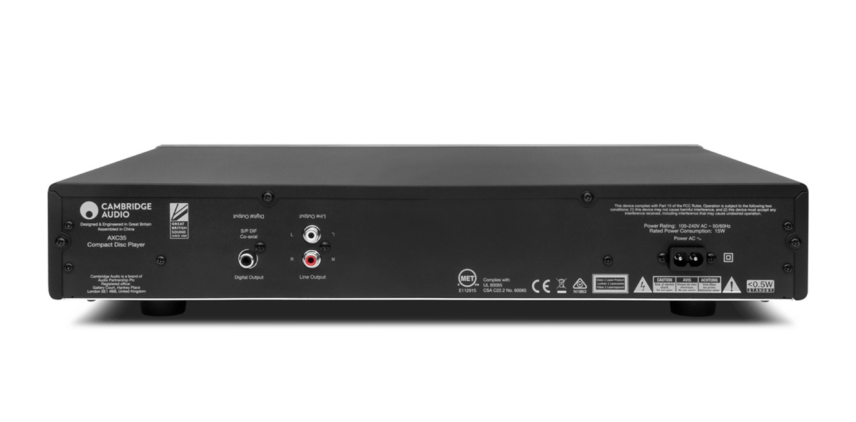 画像: アナログアンバランス音声出力と同軸デジタル出力の2系統のみと非常にシンプルなAXC35の接続端子。電源インレットは、いわゆるメガネ型端子のタイプ。クォリティアップのためにオーディオ用としてリリースされているメガネ型電源ケーブルの換装も高い効果が望めるだろう