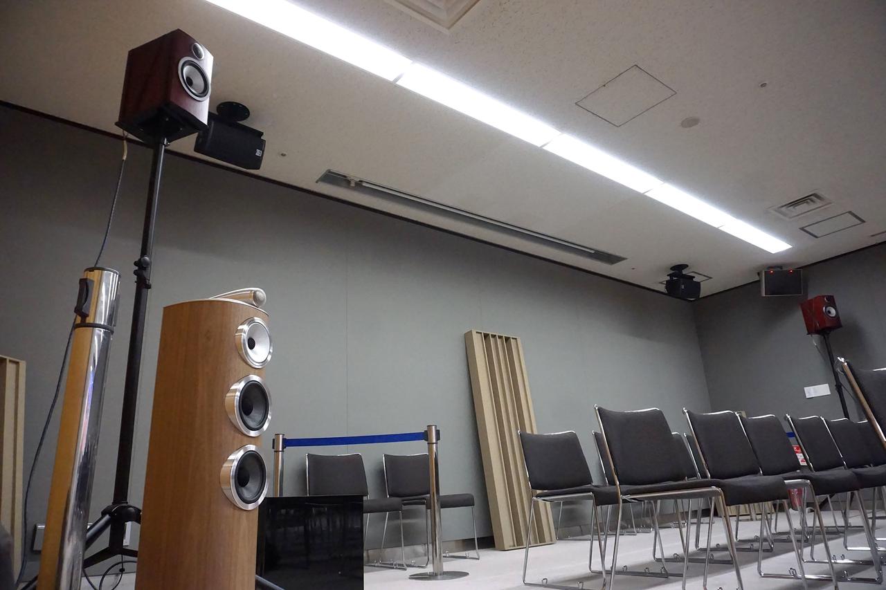 画像: ハイトスピーカーには「706 S3」を4本配置。サブウーファー「DB1D」は後方にセットし、合計2台を組み合わせることで、5.2chスピーカーにオーバーヘッドスピーカー4本を組み合わせた「5.2.4」構成の再生環境を用意した