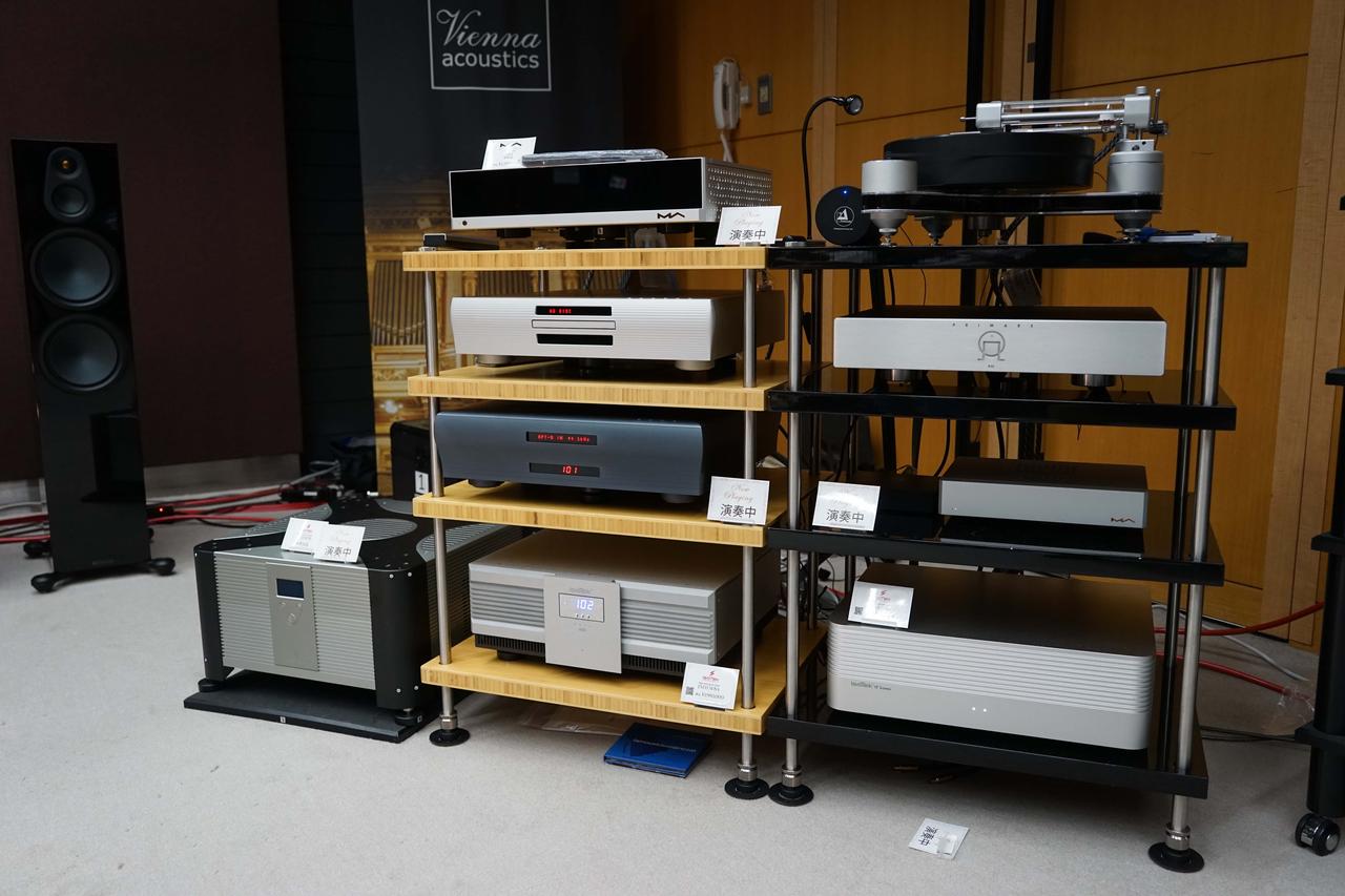 画像: 写真最下段の3つのアイテムがIsoTekの電源アイテム。左からV5 GENESIS、EVO3 NOVA、V5 SIGMASとなる