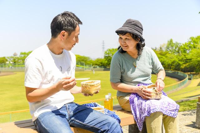 画像2: 愛情の一手間がわかるおにぎりの海苔