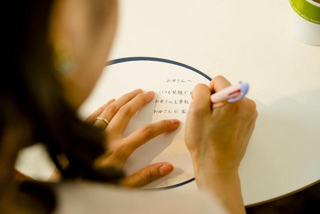 画像5: お義母さんに贈るギフトをお義父さんに相談!ギフトには手紙を添えることに