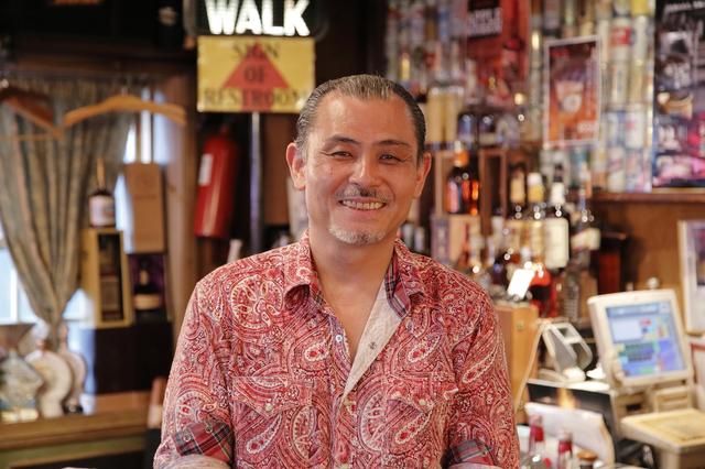 画像: 2代目オーナーの山田満寿美さん。「高田さんがこの店の基盤を作り、有名にしてくれたんですよ。今も常連客として休まず通ってくれています(笑)」