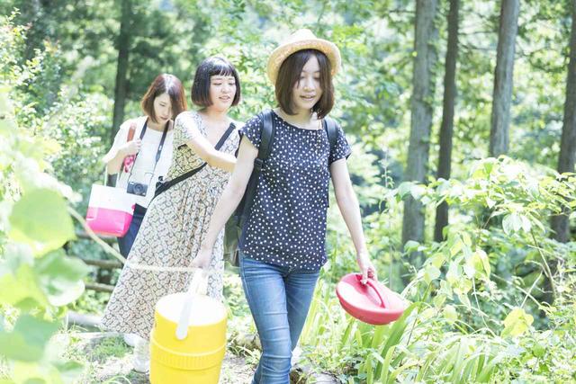 画像2: まずはおいしい湧き水を調達!