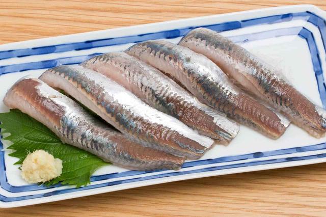 画像: 低温で飲む場合は 『イワシの刺身』