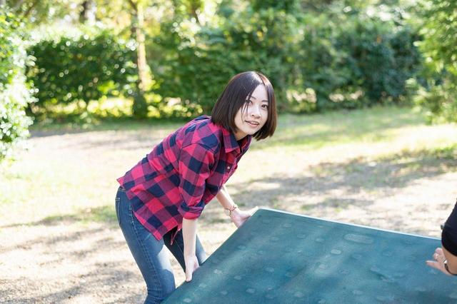 画像6: 難関…!? 二人三脚でテントを組み立てよう!