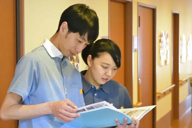 画像1: “脱介護”コンセプトのもと、有料老人ホームのユニフォームを刷新/ プラウドライフ株式会社