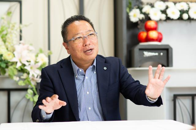 画像: 「私たちの会社は弔いの総合商社でありたい」と熱く語る八城氏