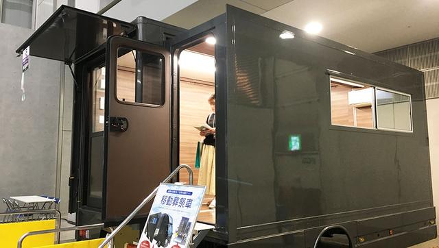 画像1: 葬儀参列が難しい高齢者向け、車でのホーム葬(移動葬祭車)