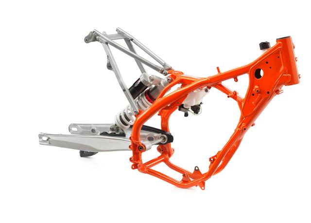 画像: 2019年、KTM EXCがリリース、125はエンジンまでブラッシュアップ