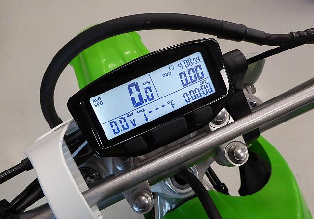 画像2: メーターが電圧低下を教えてくれる