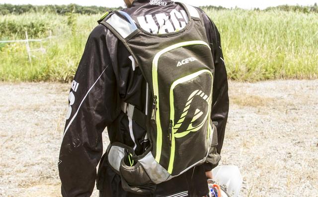 画像1: こまめな水分補給に、ハイドレーションバッグ