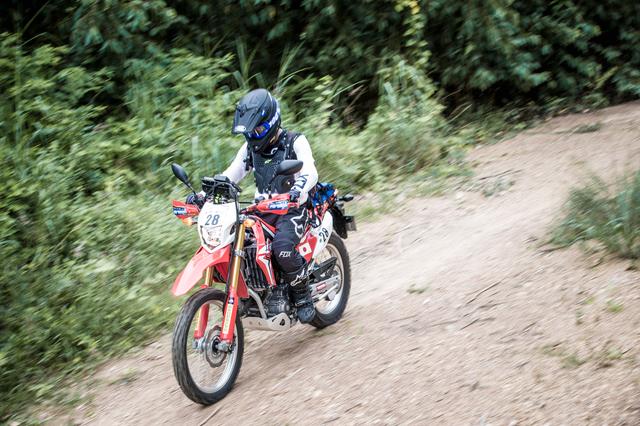 画像2: CRF250Lで参戦している熊田さんに聞く