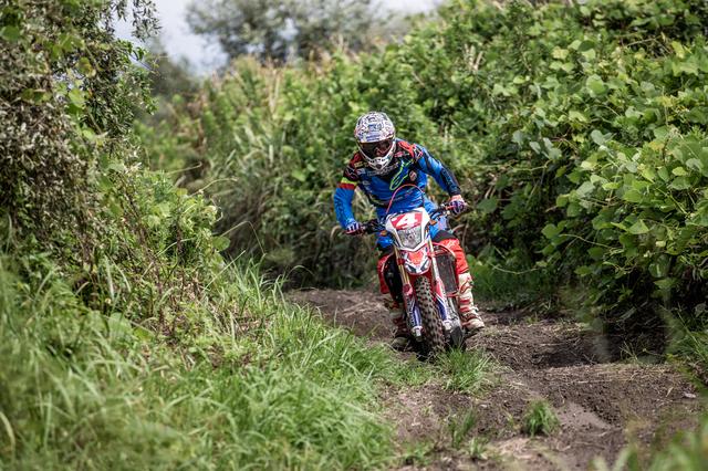 画像: CRF450RXで1分22秒のコースを、2秒落ちで走れる
