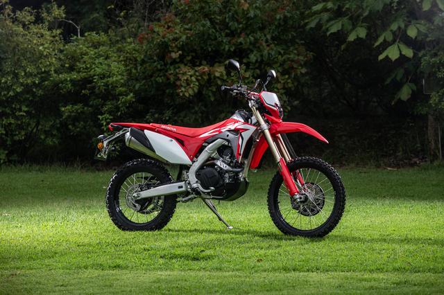 画像: 見た目、CRF450Rそのもの。だってほとんどRのパーツだもの