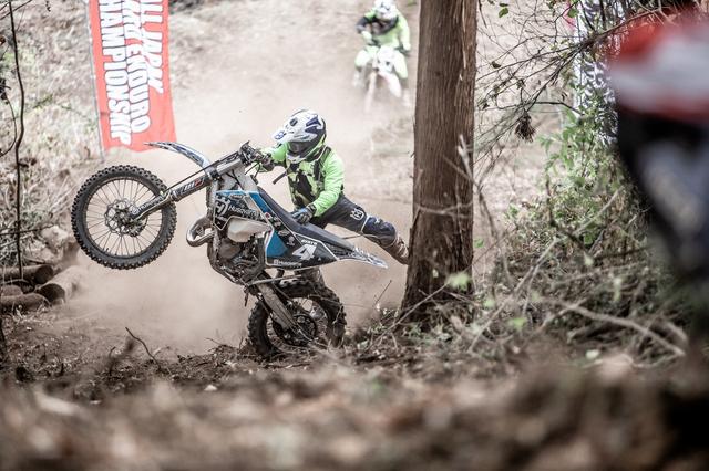 画像1: 完走者19名。グンマの山は、来年も挑戦者を待つ
