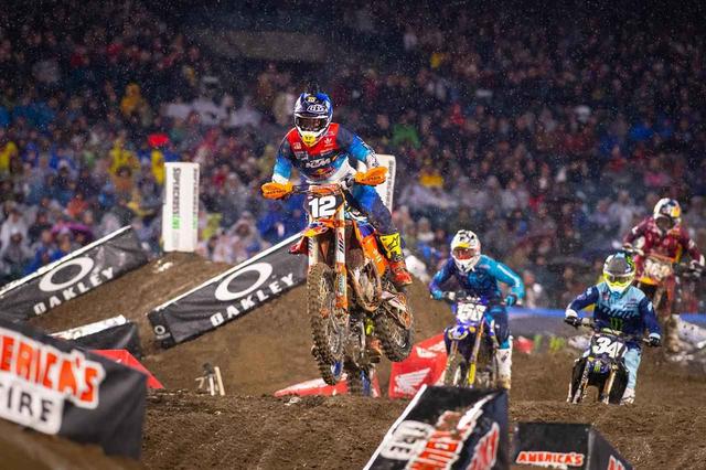 画像1: 250SX 多くの有力選手が450SXへステップアップ、初戦を制したのはC・ニコルス