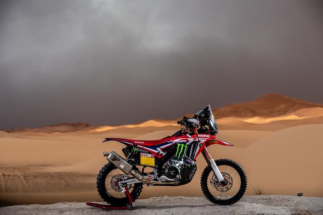 画像: 2019年式、つまり今現在おこなわれているダカールラリーを走っているCRF450RALLY