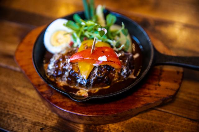 画像4: 山から下りたら、1ポンドの肉を食べに行こう