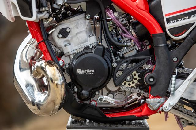 画像2: Beta RR2T200
