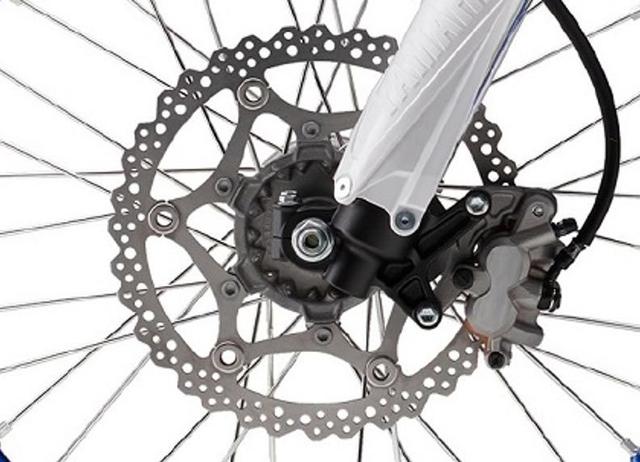 画像2: モトクロスモデルのYZ450Fは エンジン、フレーム、ブレーキなどを一新