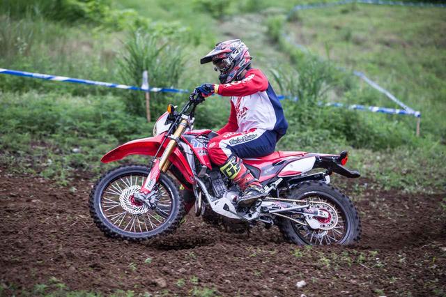 画像7: CRF250Lのサス「ボリューム」が変わる、革新的キット“TRIC”を試してみた