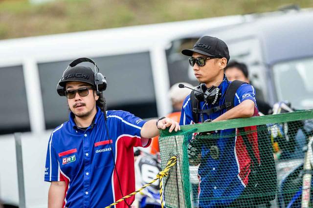 画像: リアブレーキなしで戦う