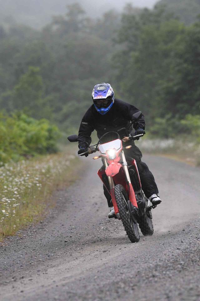 画像1: 風間深志×CRF450L vol.2 「“じゃじゃ馬ぶり”は僕たちのような平均的な中級ライダーには十二分な好感度だったよ」
