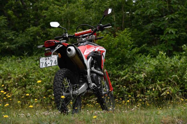 画像2: 低〜中速域が扱いやすい。林道ではほぼ満点のCRF450L