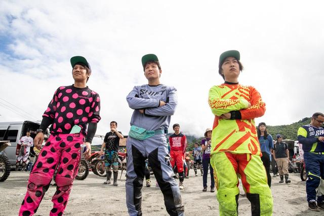 画像: 今回、HIDAKA ROCKSに参戦したFUNAI RACING主要メンバー。左から男中田、メガネ、タケル。