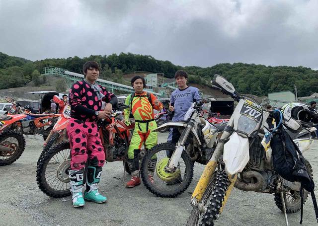 画像: HIDAKA ROCKSに参戦したFUNAI RACINGのメンバー。左から男中田、タケル、メガネ。