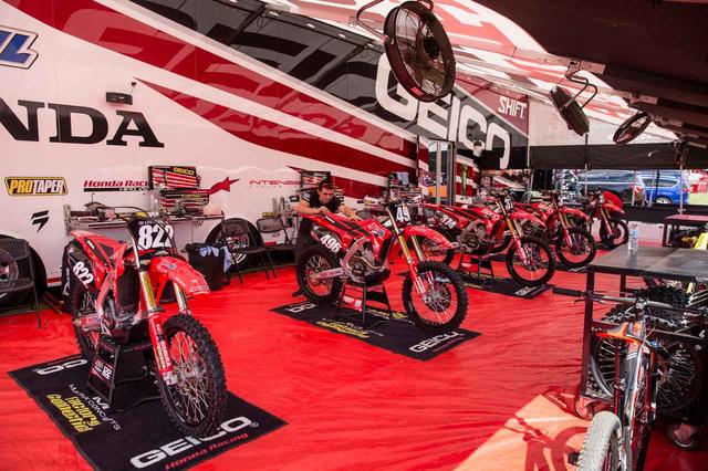 画像: Honda CRF250R GEICO Honda RIDER:JO SHIMODA MECHANIC:DEREK DEWYER