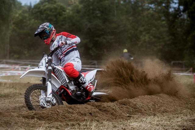 画像1: 350に扱いやすさをプラスしたのが、390だ