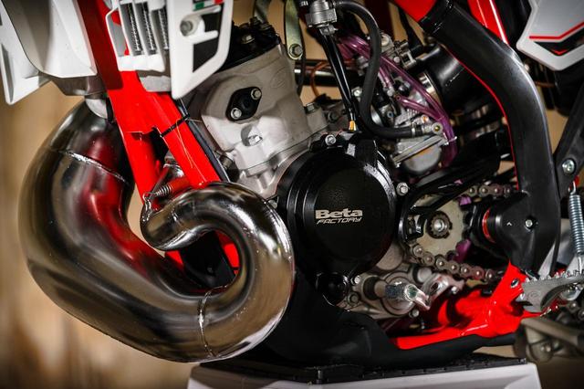画像: シリンダーがアップデートされた、RR2T 125/200