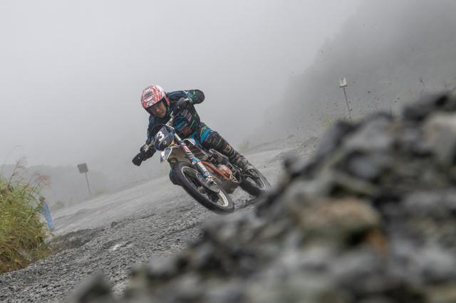 画像: ハイスピードな予選プロローグもあるヒダカロックスで優勝した藤田貴敏のKTM FREERIDEもR520DCを装着していた。 Photo : Satoru Ii / off1.jp
