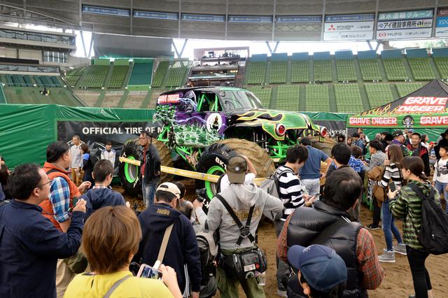画像: ©2019 Feld Motor Sports, Inc. 日本でも人気の グレイブ・ディガーを間近に見る