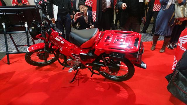 画像1: 車体左側のハイマウントエアインテーク